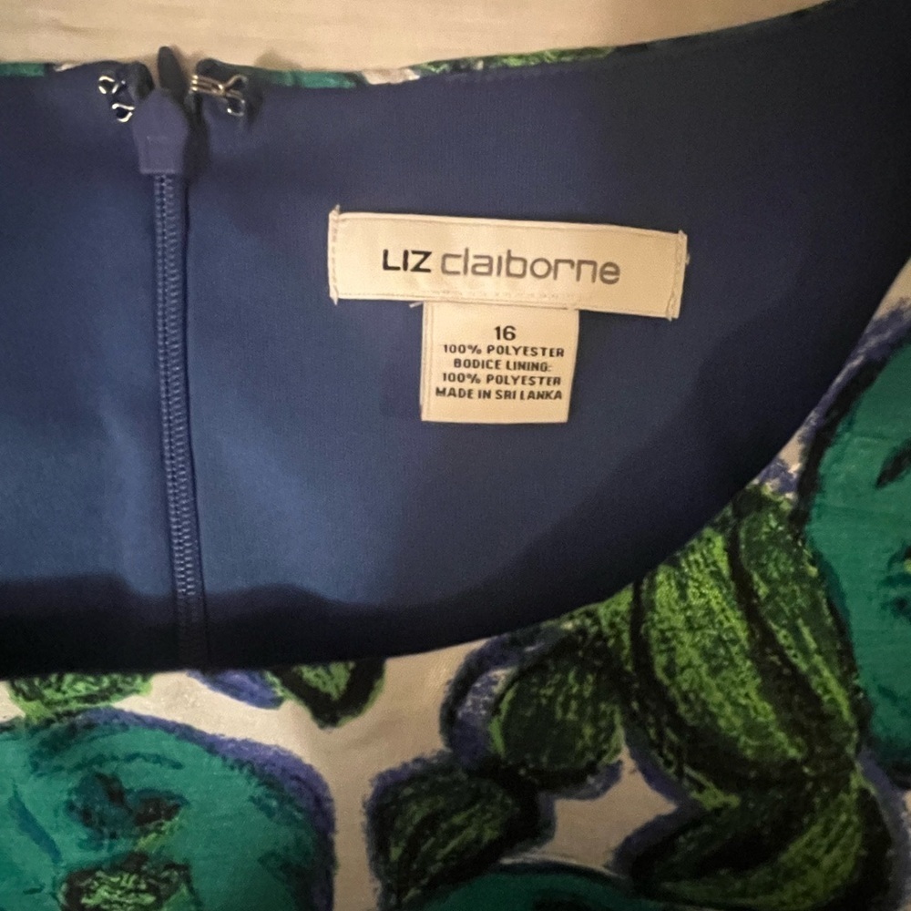 NWT Liz Claiborne Fit & Flare Floral Blue and Green Sleeveless Dress, size 16 - Picture 8 of 9
